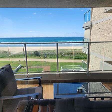 Pacific Surf Absolute Beachfront Apartments Gold Coast Exterior foto