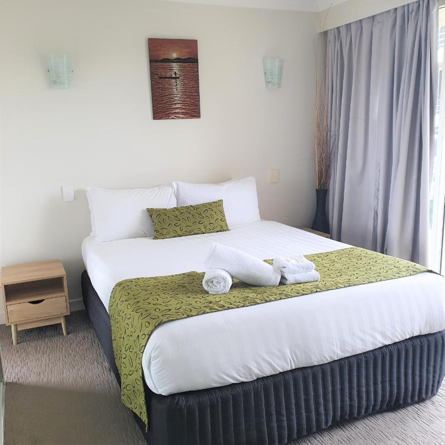 Pacific Surf Absolute Beachfront Apartments Gold Coast Exterior foto