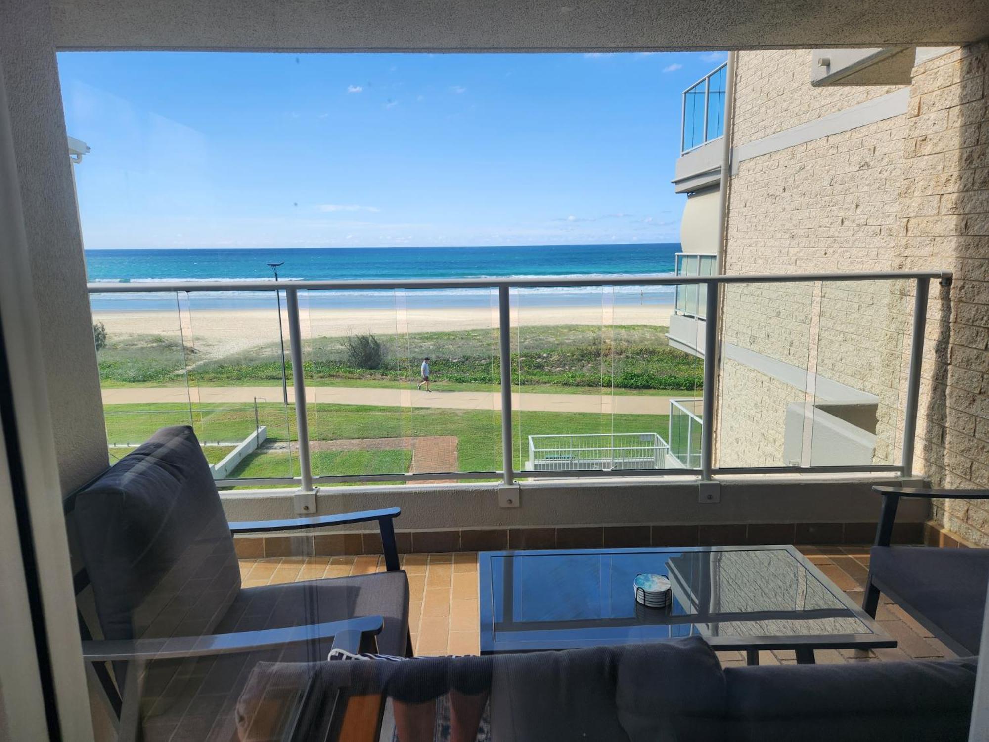 Pacific Surf Absolute Beachfront Apartments Gold Coast Exterior foto